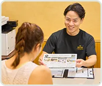 スタッフによる個別カウンセリングの様子