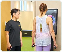 AI姿勢解析システムによる身体分析の様子